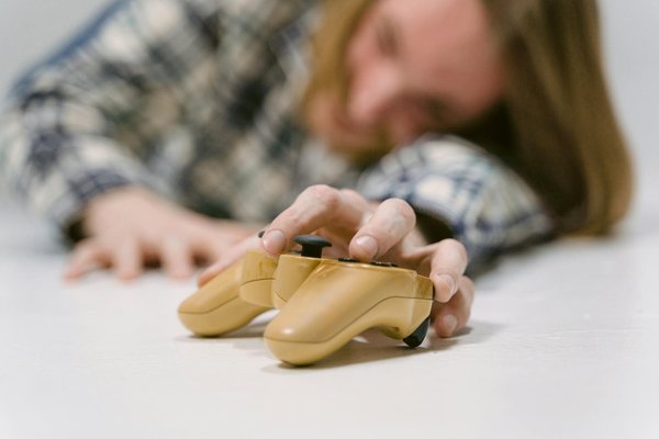 How is the UK leveraging AI for healthcare improvements?